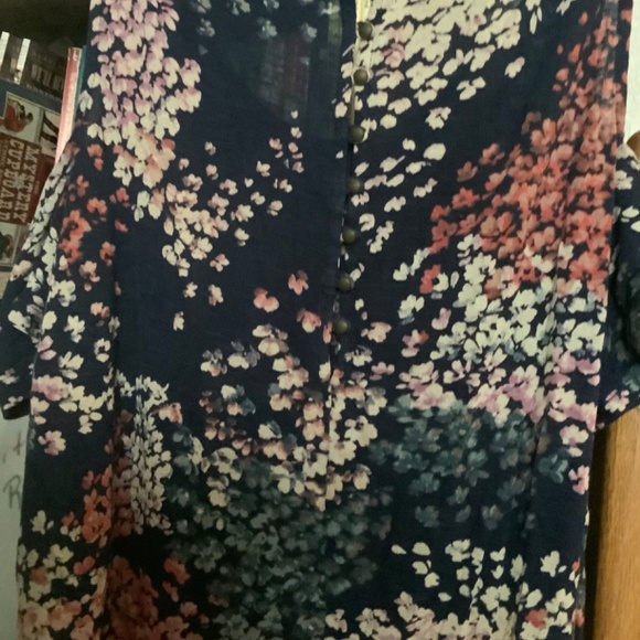 Lucky cold shoulder top - Picture 3 of 4